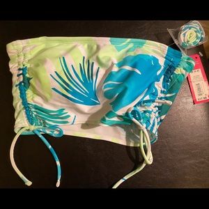 Xhilaration bikini top Size medium (4-6).